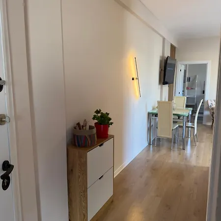 Apartmán Seaside With 70 M2 Terrace & Bbq-150 M From Beach! Golem (Tirana)