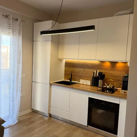 Seaside With 70 M2 Terrace & Bbq-150 M From Beach! Apartmán