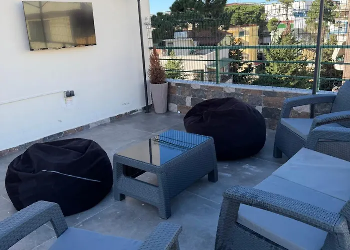 Seaside With 70 M2 Terrace & Bbq-150 M From Beach! Golem (Tirana)